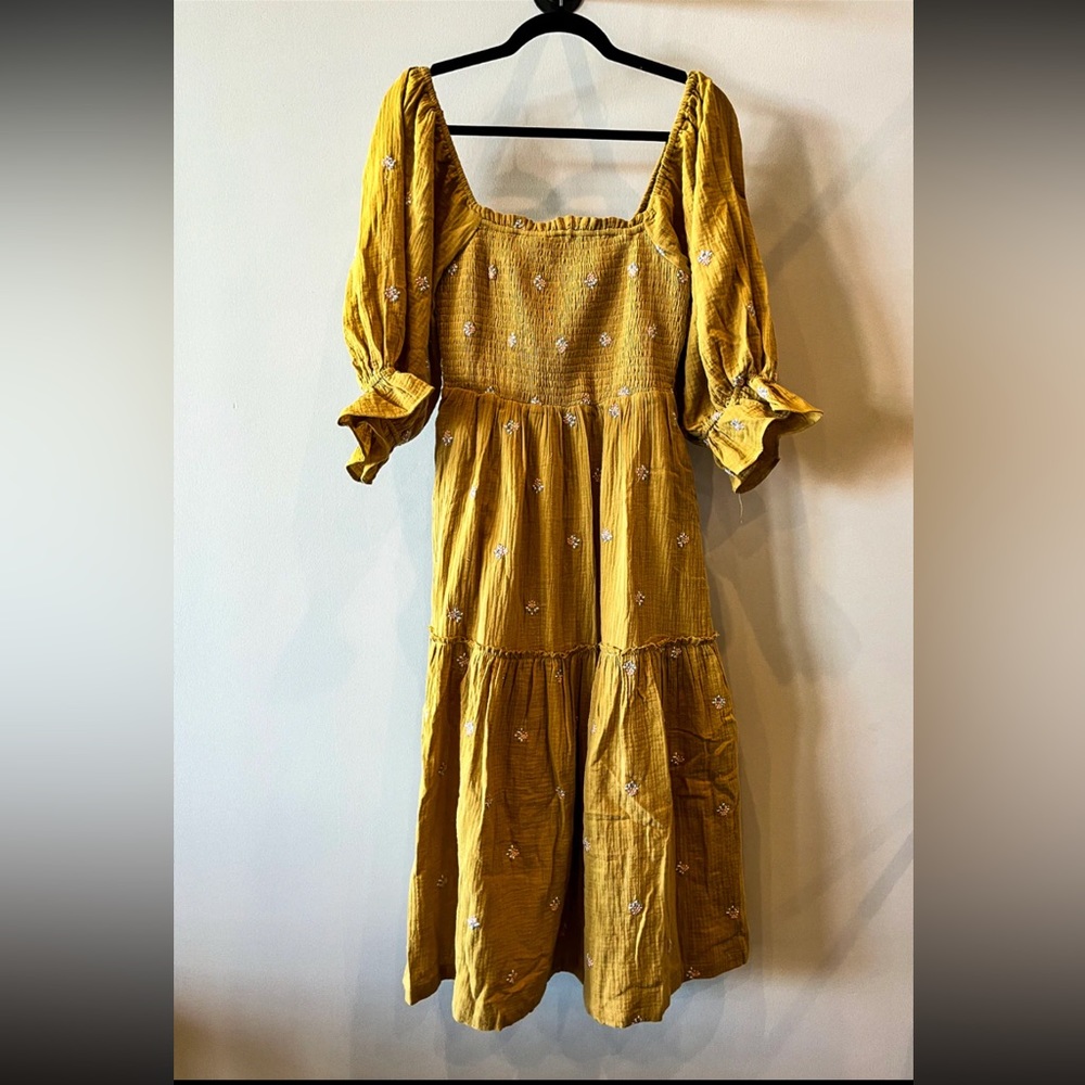 SIZE SMALL MIDI DRESS